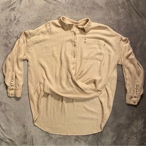 We The Free Cream Textured Oversized Top
Very Soft
Very High/Low Hem
Button Down